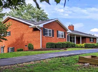 2003 Fain Cemetery Rd, Dandridge, TN 37725