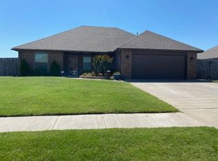 1213 Penn Ln, Moore, OK 73160