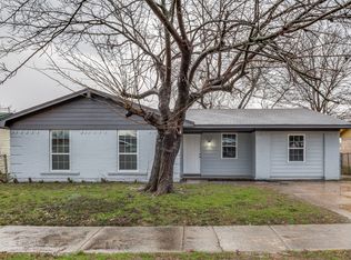 3520 Softcloud Dr, Dallas, TX 75241