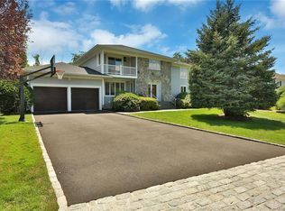 14 Gatehouse Rd, Scarsdale, NY 10583