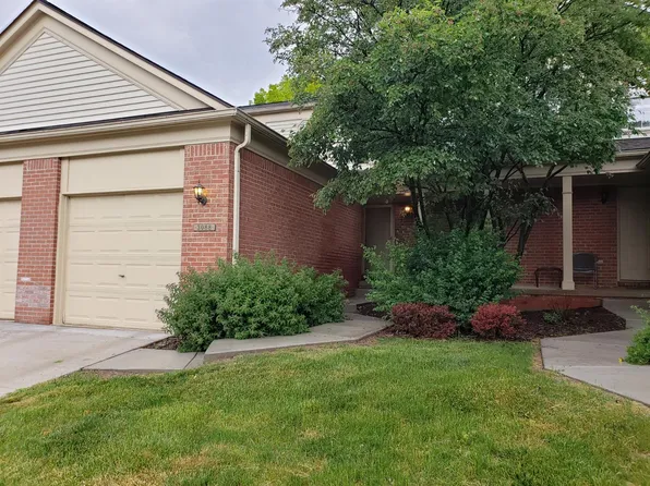 3088 Village Cir, Ann Arbor, MI 48108