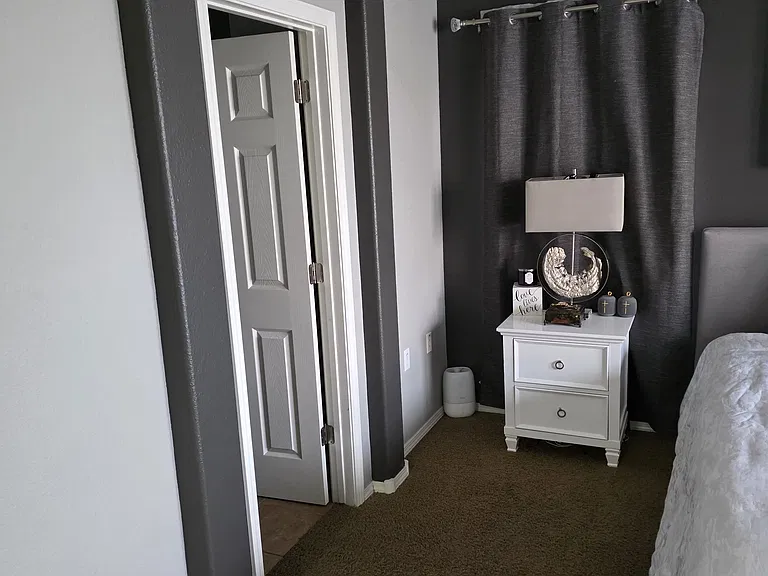 601 Menaul Blvd NE — Photo 37