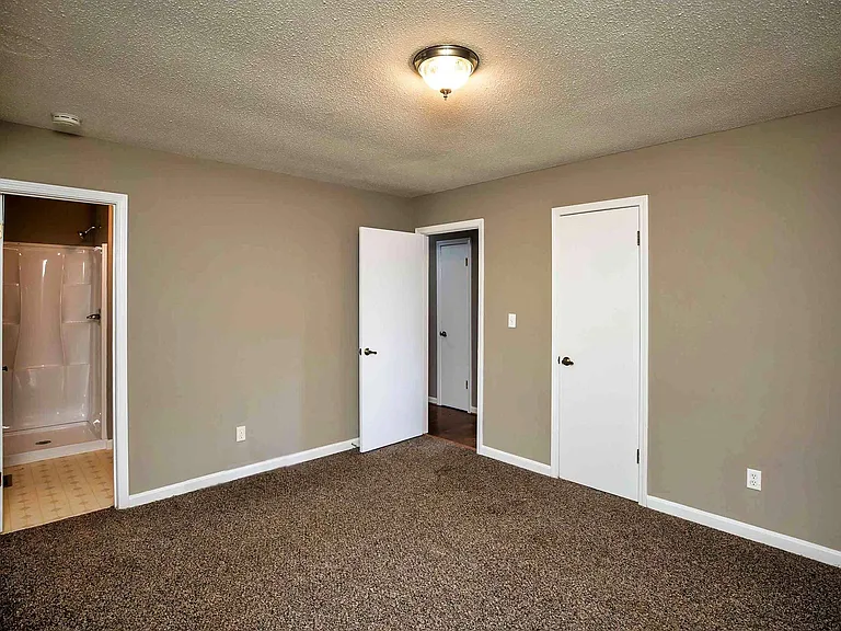 7823 Happy Hollow Rd — Photo 11