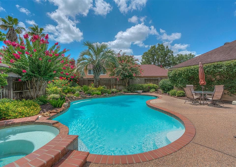 1st image of 5926 Silent Oaks Dr
