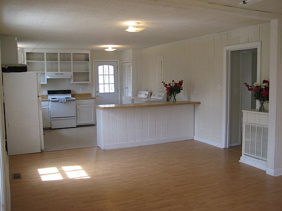 Kitchen in 9 Padgett