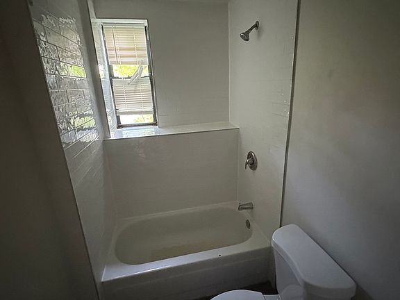 2nd image of 7 Laidlaw Ave APT 3