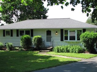 1664 W Jefferson Rd, Pittsford, NY 14534