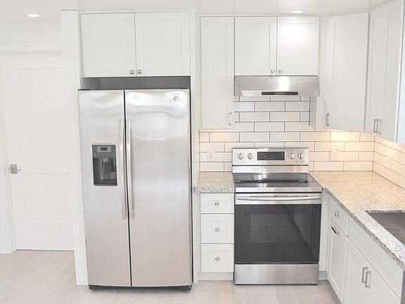 3rd image of 3815 King Ln