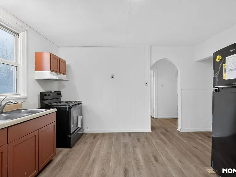 226 Argent Ave — Photo 9