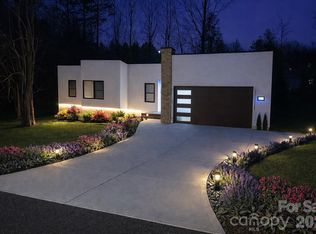 2520 27th Avenue Cir NE, Hickory, NC 28601