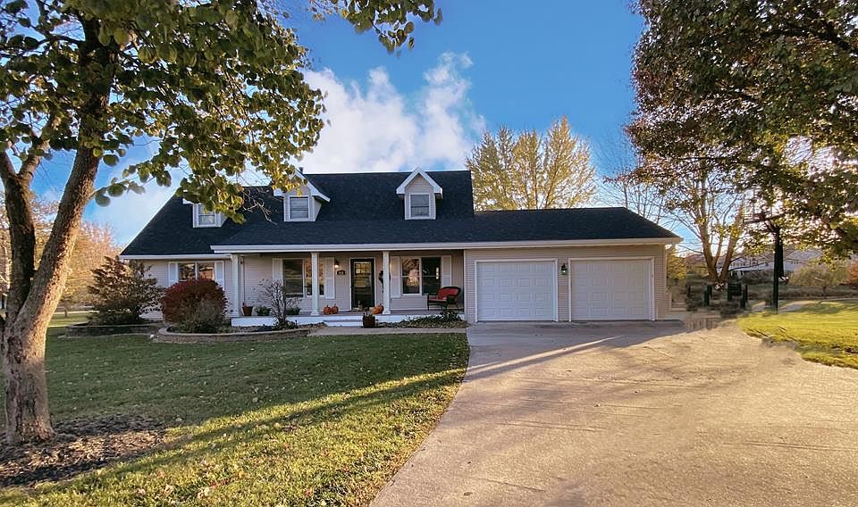 1st image of 415 Garrett Dr