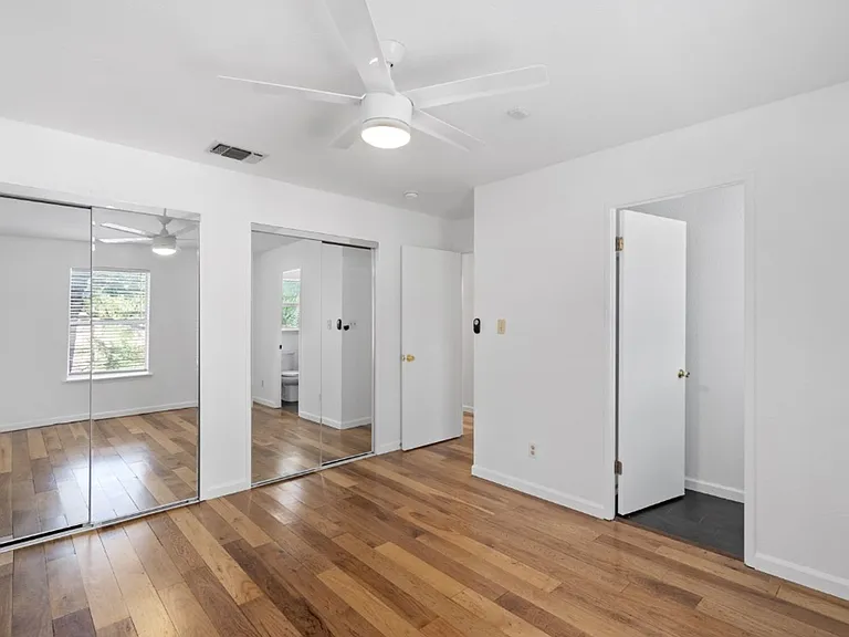 1211 Delano St — Photo 12