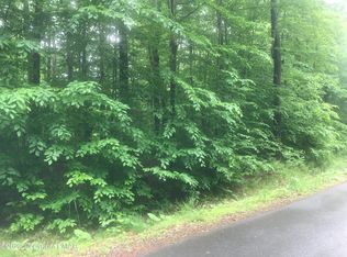 Sweet Briar 17 1 Rd, Pocono Pines, PA 18350