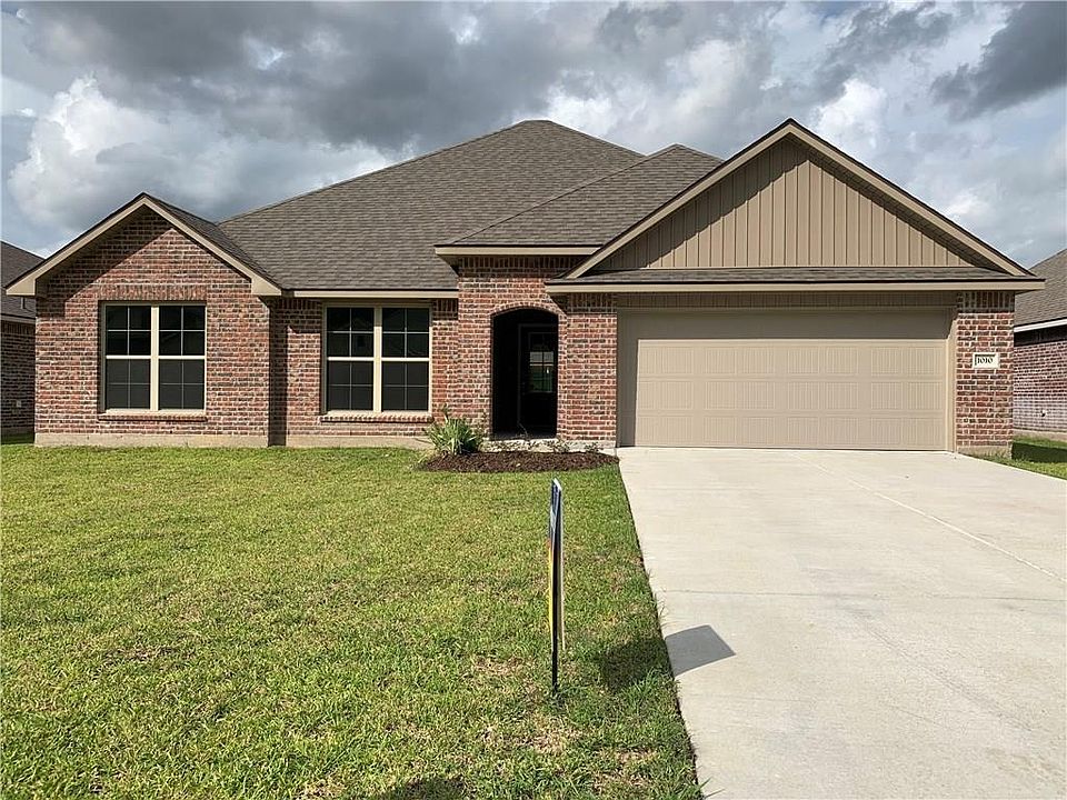 1st image of 1010 S Berryvine Ln