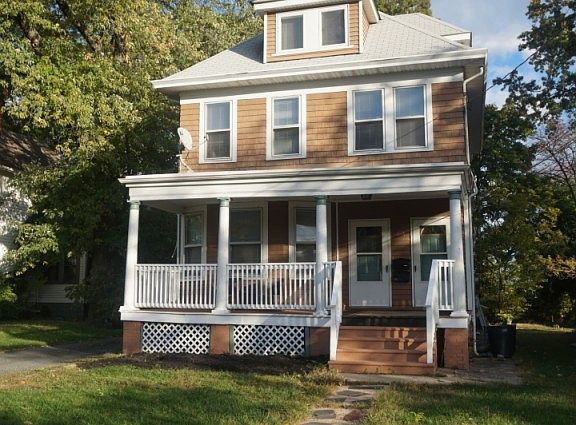 3rd image of 44 Burnett Ave #2