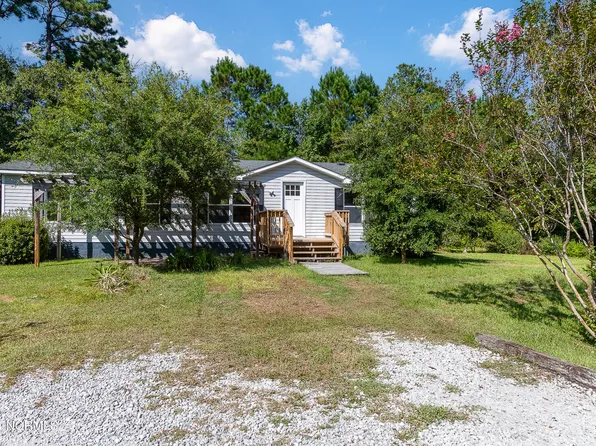 655 Bay Harbor Drive, Hampstead, NC 28443