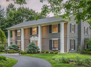 300 Lakewood Dr, Bloomfield Hills, MI 48304