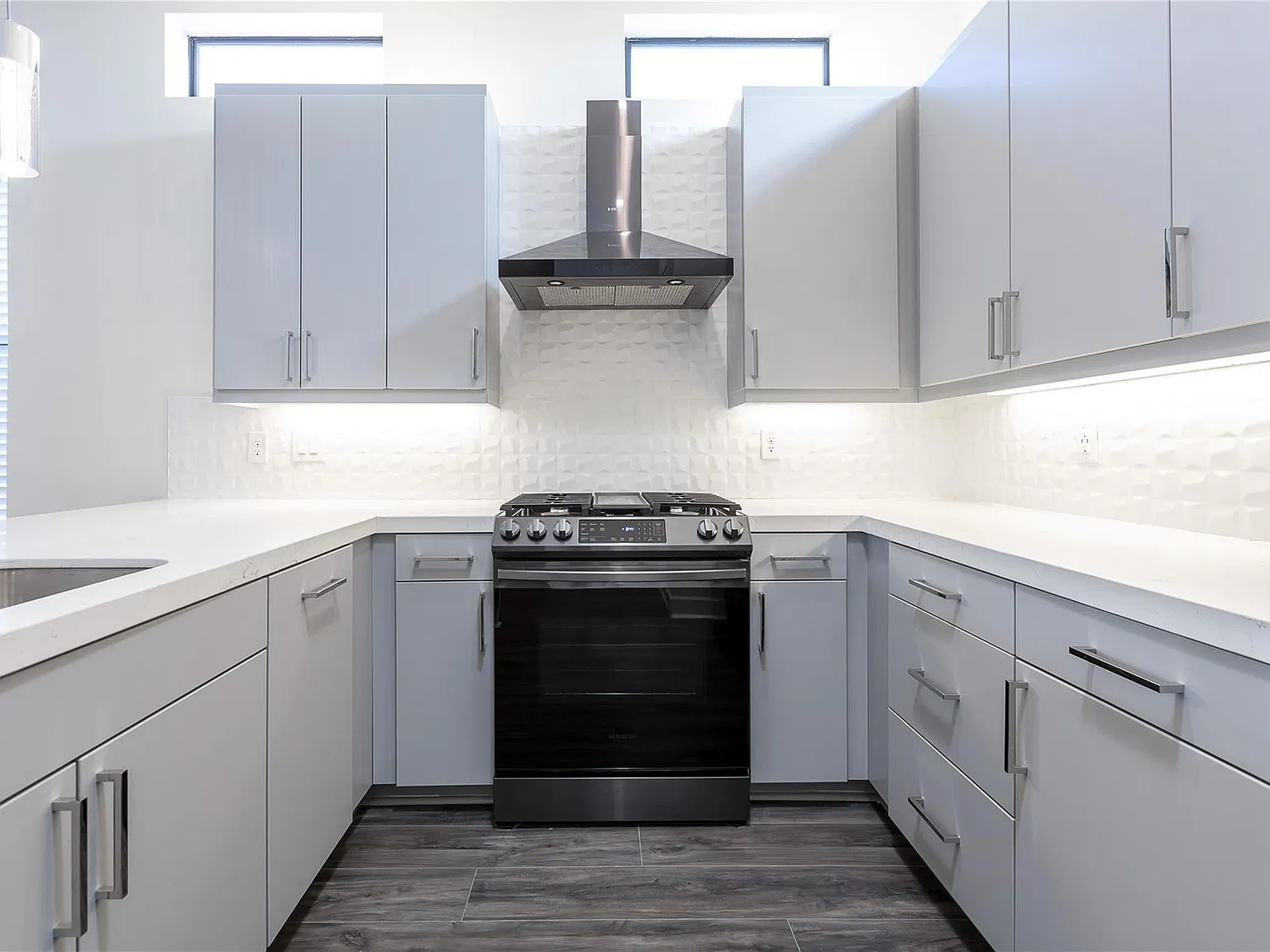 1 bed, 1.5 bath, 1396 sqft, $2,599 — Photo 4