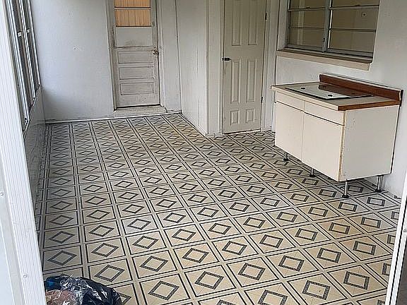 2nd image of 20 N Columbus St