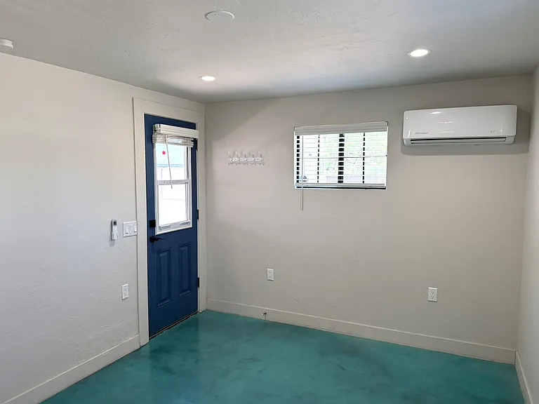 426 S Stratford Dr — Photo 31
