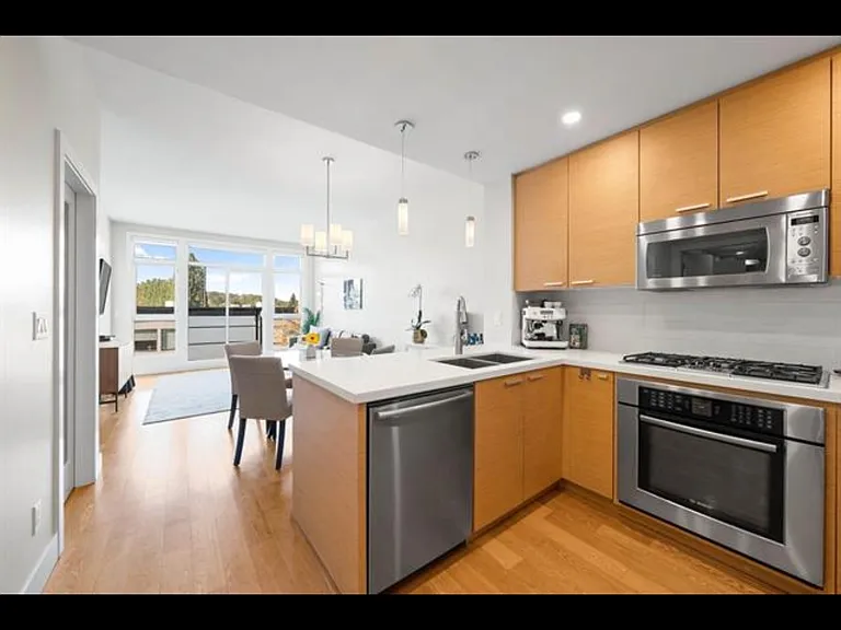 2020 Alma St #305 — Photo 6