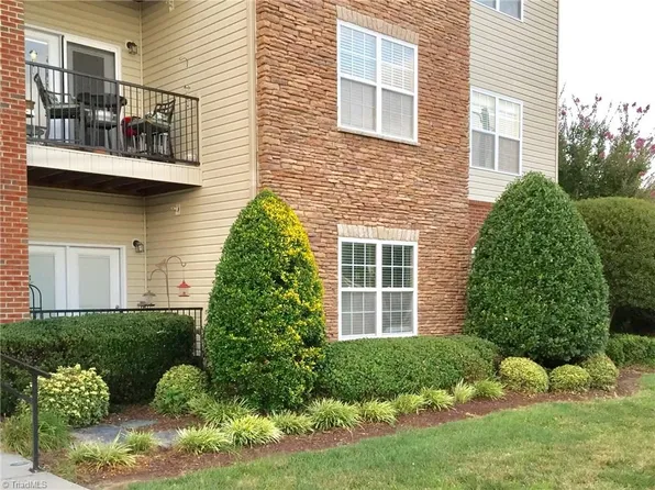 6801-104 Hanesbrook Cir, Clemmons, NC 27012