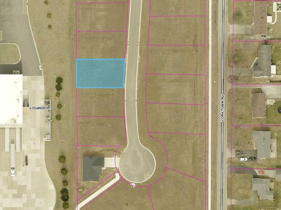 2nd image of 211 S Dingo Dr