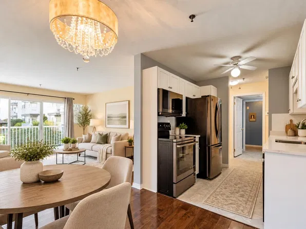33535 King Rd #104, Abbotsford, BC V2S 6Z5