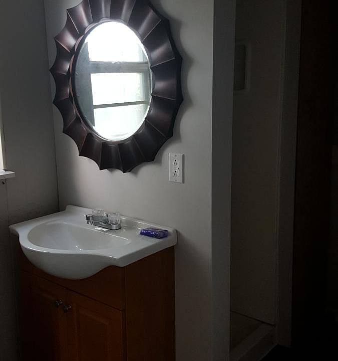 2nd image of 931 Main St #1