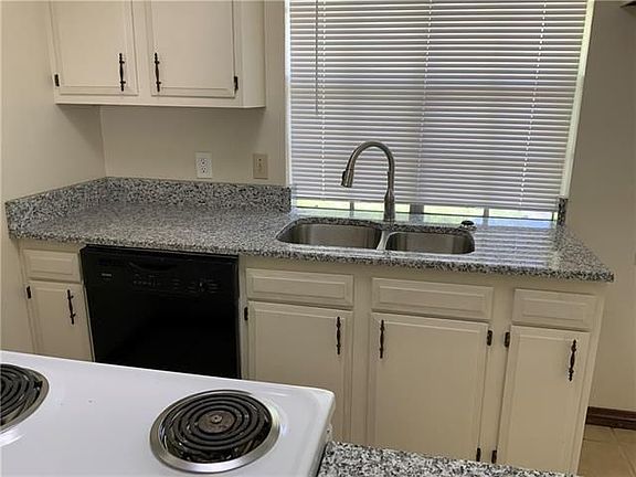 3rd image of 1509 Savannah Dr