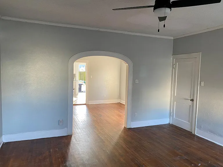 2504 Cleburne St — Photo 6