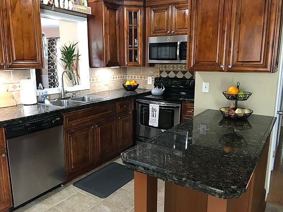5th image of 7526 Landsworth Ave