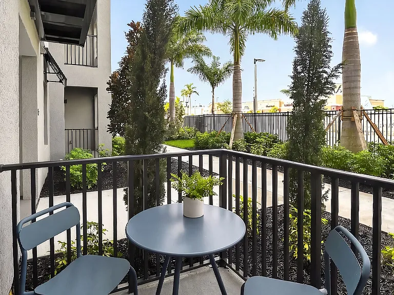 Sinclair at Palm Pointe — Photo 8