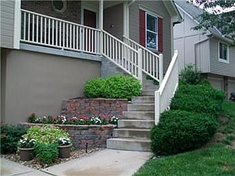 2nd image of 441 NW Eastwood Dr