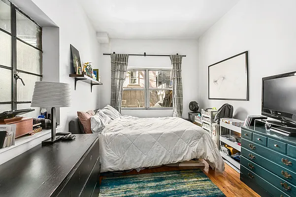 Rented by Compass | media 9