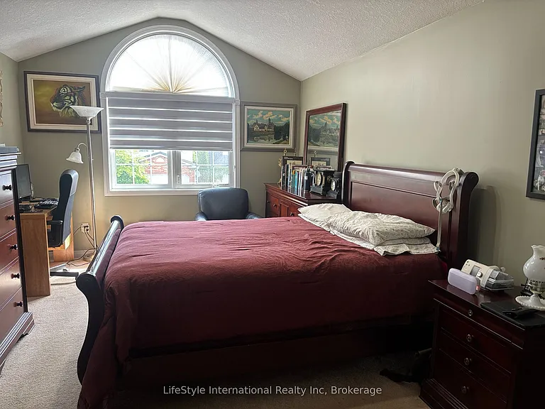 41 Camm Cres — Photo 15