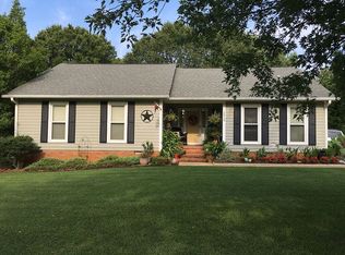 2915 Windrow Ln, Matthews, NC 28105