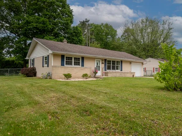 2610 E Hill Rd, Beloit, WI 53511