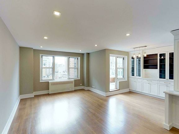 3rd image of 30 Park Ave #21PHA