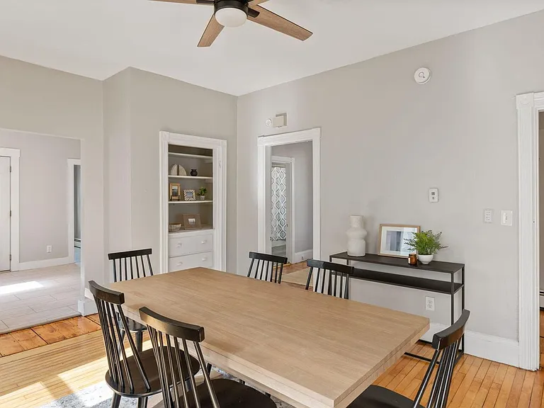 109 Woodford St — Photo 4