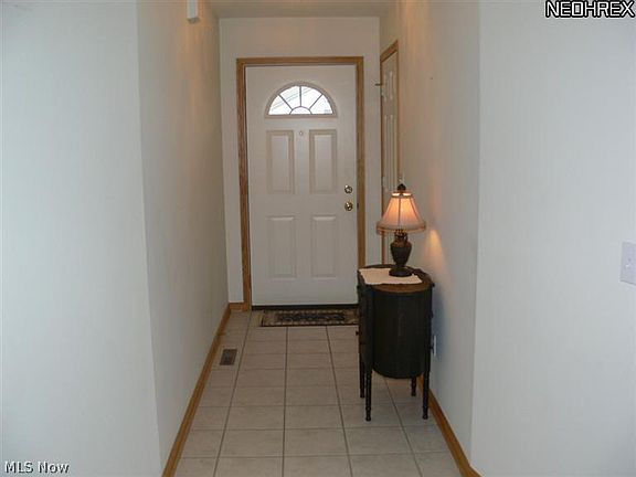 5th image of 1005 Villa Pl #100