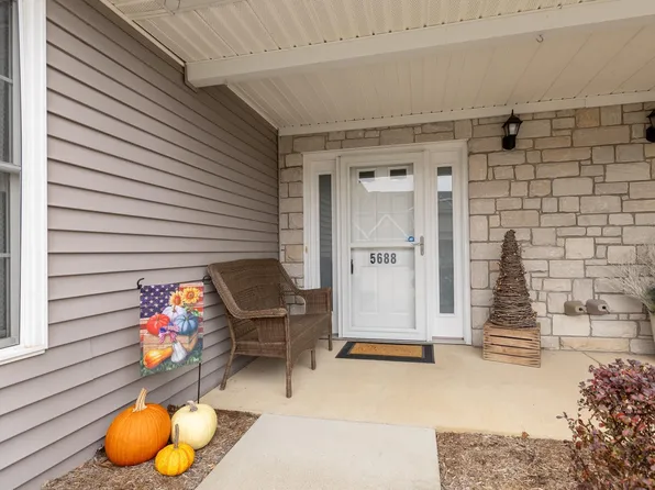 5688 W Vinca Ln, Ellettsville, IN 47429