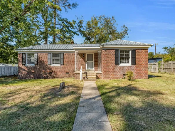 33 Dix St, West Point, MS 39773
