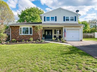 14 London Dr, East Brunswick, NJ 08816