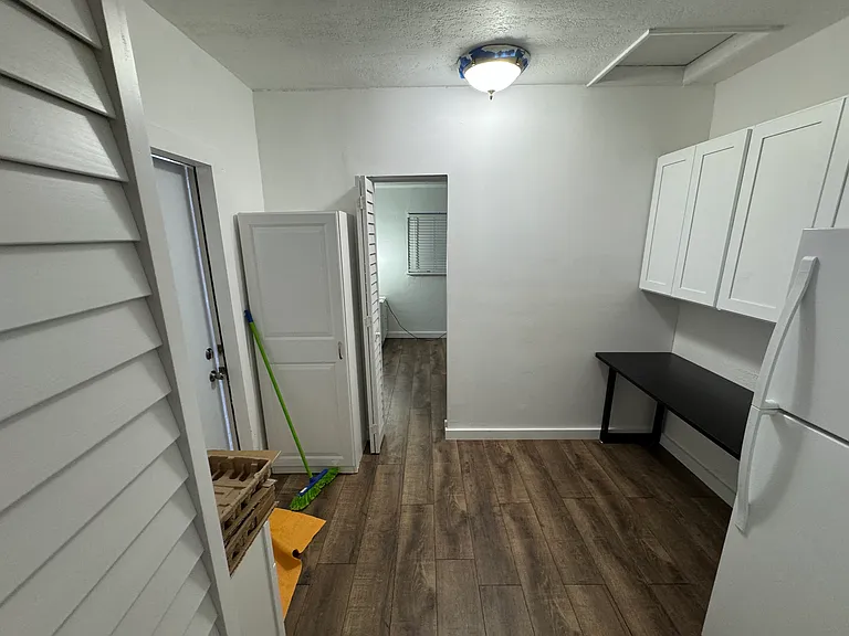 3090 SW 79th Ave #1 — Photo 1