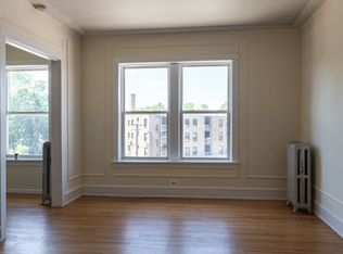 2712 N Milwaukee Ave APT 304, Chicago, IL 60647