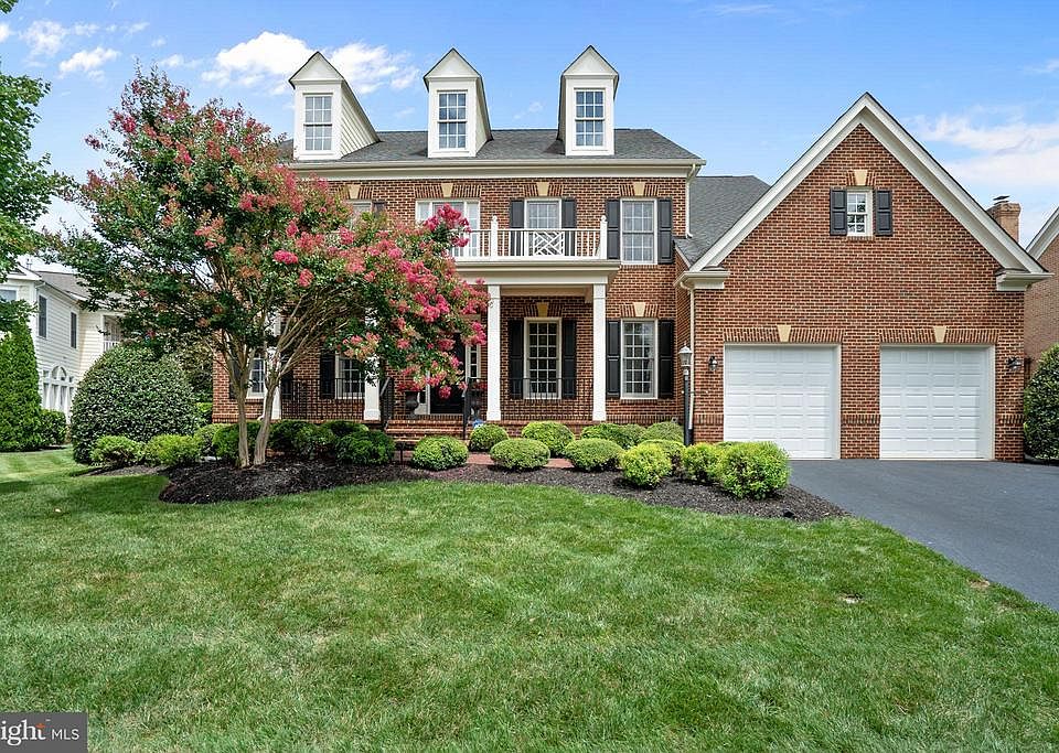 1st image of 15524 Tuxedo Ln