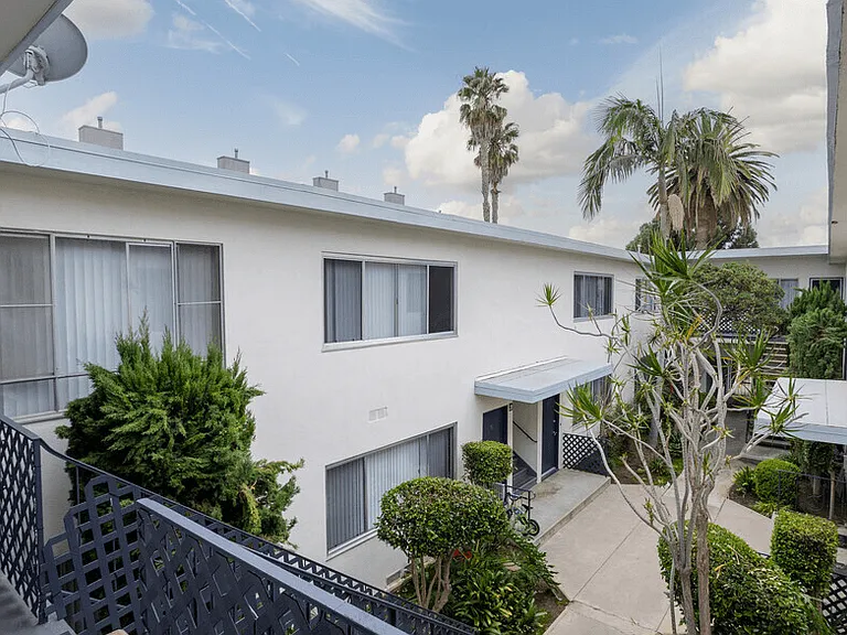 Lido Apartments - 3648 Westwood Blvd — Photo 5
