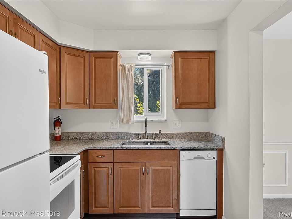 100 W Hickory Grove Rd Apt C6, photo 18