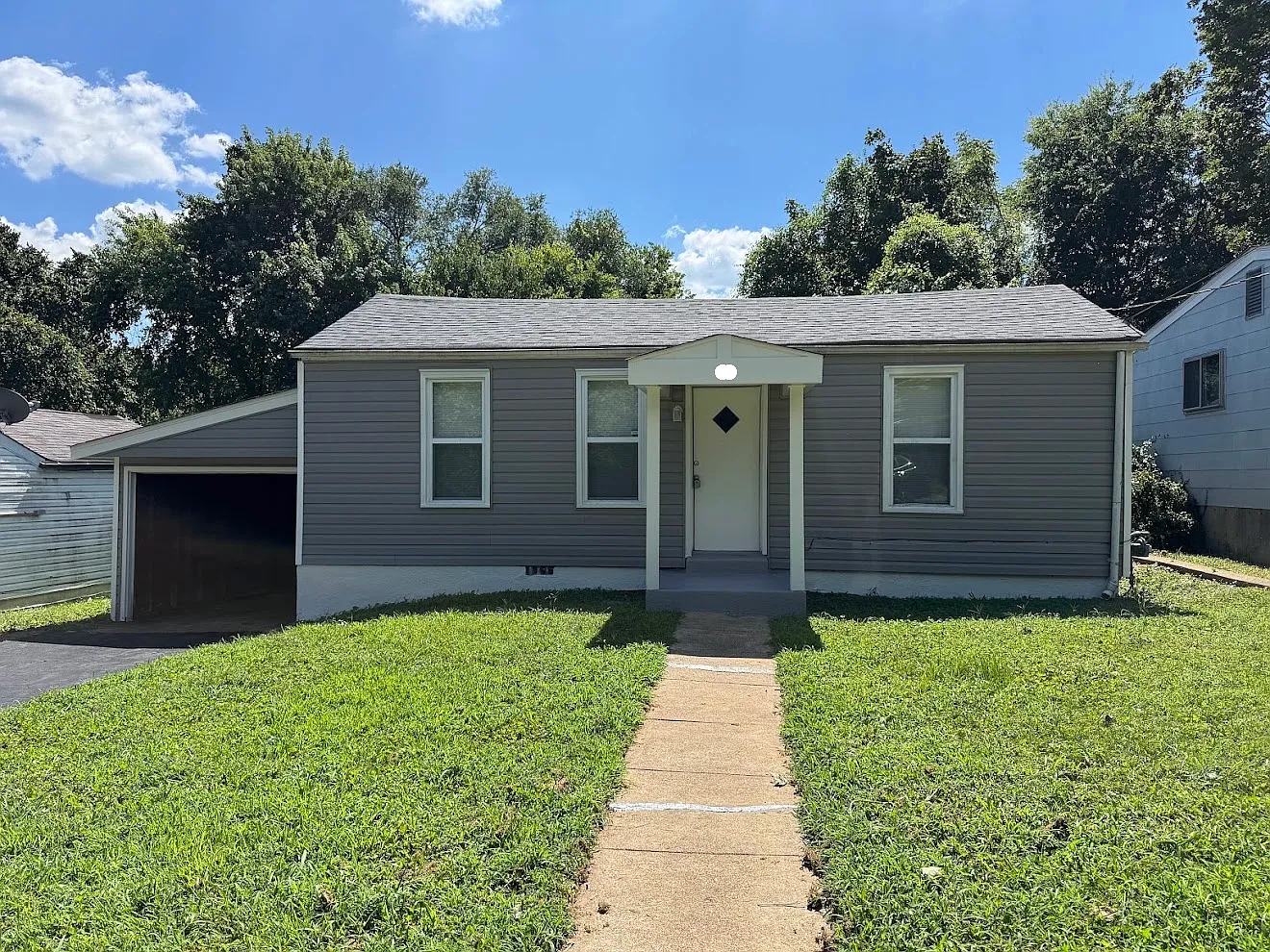 3 bed, 1024 sqft, $1,650 — Photo 1